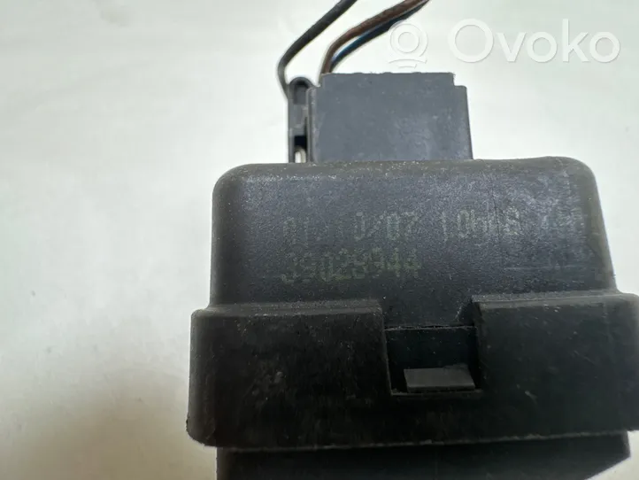 Nissan Note (E11) Motor de ajuste de nivel del faro delantero 39028944