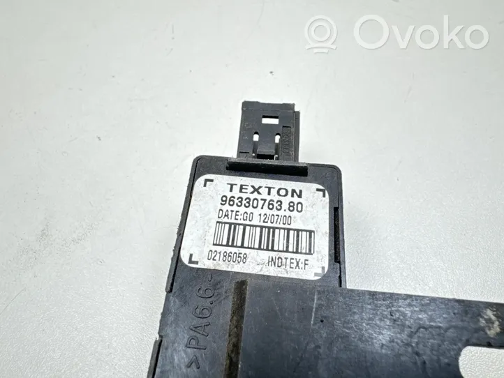 Peugeot 607 Boîtier module alarme 9633076380