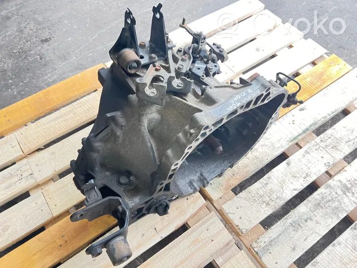 Toyota Avensis T270 Mechaninė 6 pavarų dėžė 732637199