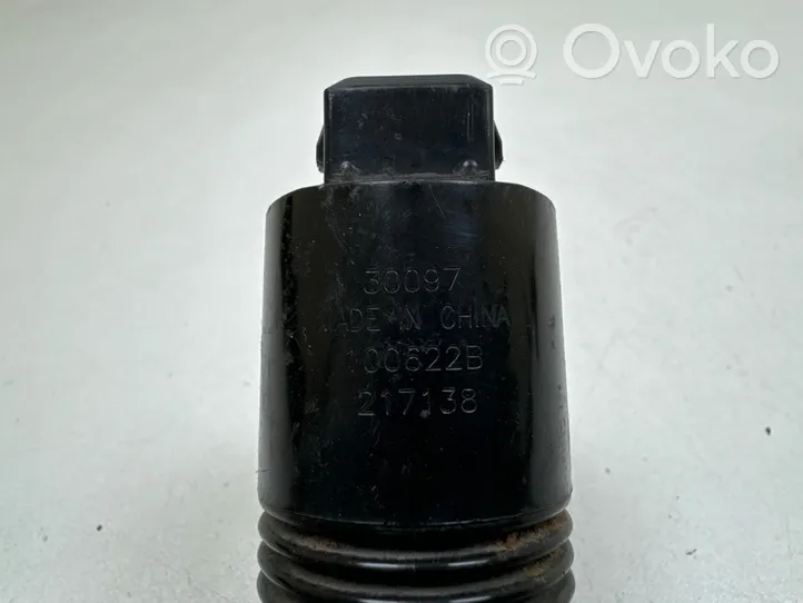 Nissan Note (E11) Pompe de lave-glace de pare-brise 30097