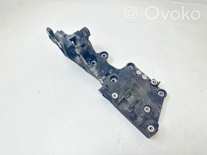 Mitsubishi Outlander Soporte de montaje del motor (Usadas) 03G903143J