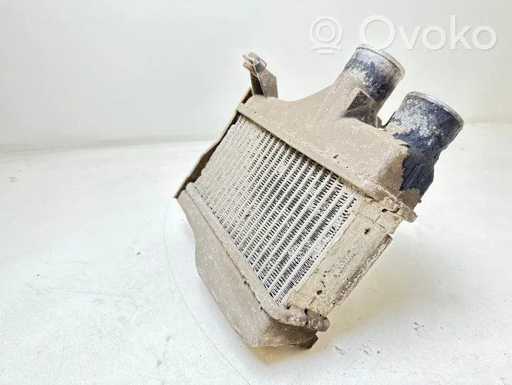 Toyota Avensis T220 Starpdzesētāja radiators 1271001230