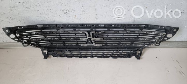 Peugeot 5008 II Atrapa chłodnicy / Grill 9816501577