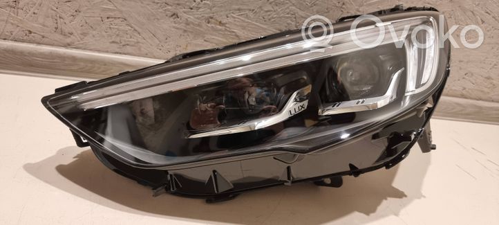 Opel Insignia B Lampa przednia 39195645