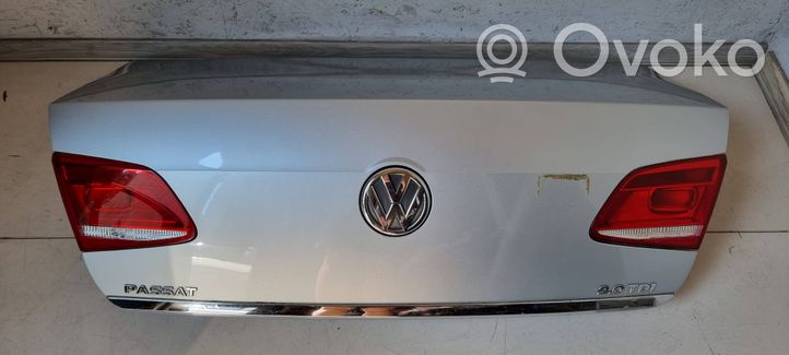 Volkswagen PASSAT B7 Couvercle de coffre 
