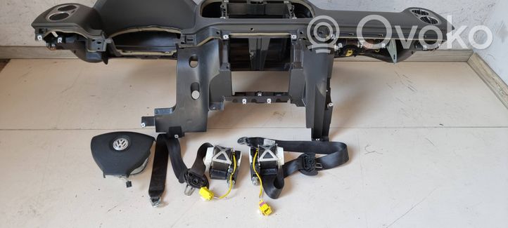 Volkswagen Tiguan Panelės apdailos skydas (apatinis) 5N0857001