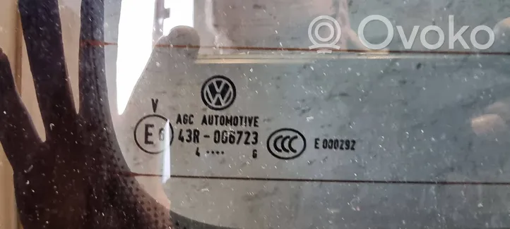 Volkswagen Touran II Tylna klapa bagażnika 1T1827105C