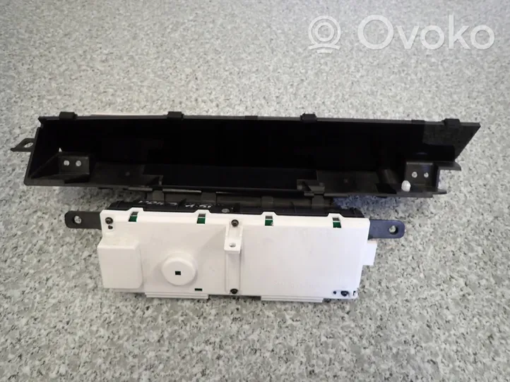 Toyota Prius (XW20) Panel / Radioodtwarzacz CD/DVD/GPS 