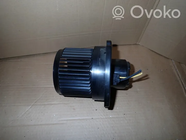 Toyota iQ Ventola riscaldamento/ventilatore abitacolo 