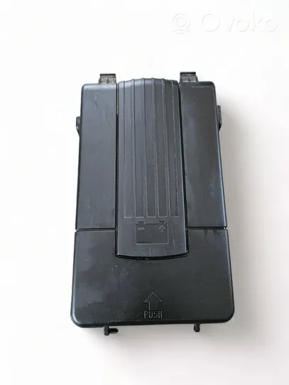 Volkswagen Jetta V Battery box tray cover/lid 3C0915443A