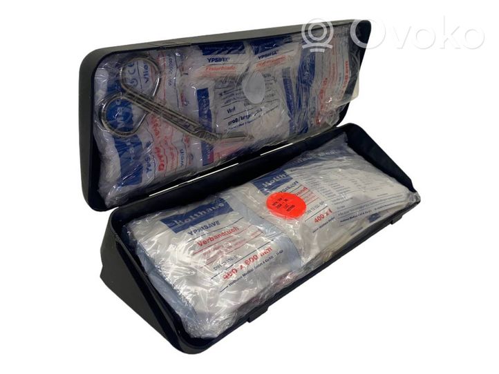 BMW 5 E39 Trousse de premiers secours 8176553