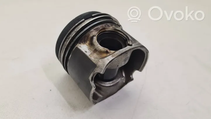 BMW 5 F10 F11 Piston 7812585