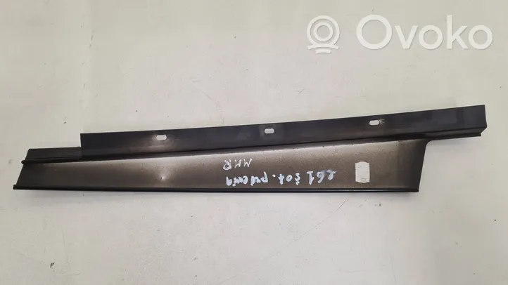 BMW 5 E60 E61 Rivestimento modanatura del vetro della portiera anteriore 7033803