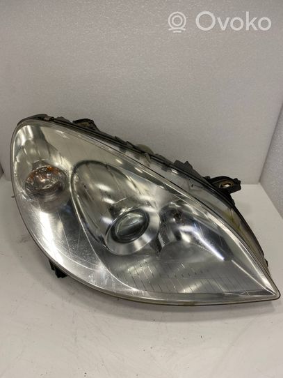 Mercedes-Benz B W245 Lampa przednia A1698202661