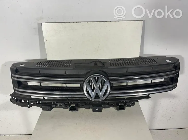 Volkswagen Tiguan Grotelės viršutinės 5N0853653E