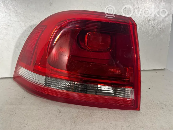 Volkswagen Touareg II Lampa tylna 7P6945095D