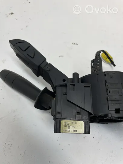 Renault Master II Interruptor/palanca de limpiador de luz de giro 8200251704