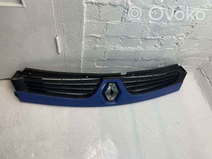 Renault Master II Grille calandre supérieure de pare-chocs avant 8200426365