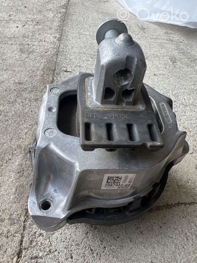 BMW X5 G05 Engine mount bracket 