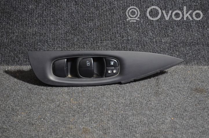Nissan Qashqai Ramka przycisków otwierania szyby drzwi przednich 809614EH0AX