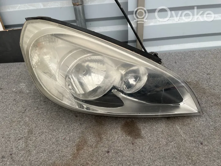 Volvo V60 Lampa przednia 