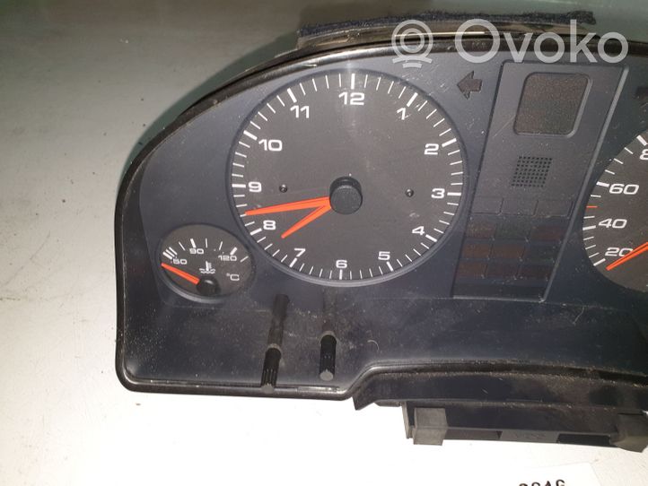 Audi A4 S4 B5 8D Tachimetro (quadro strumenti) 8A0919033AS