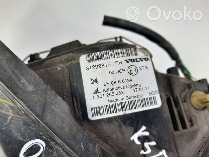 Volvo C30 Lampa przednia 31299819