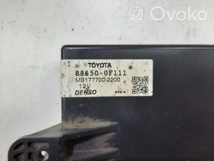 Toyota Verso Air conditioning/heating control unit 886500F111