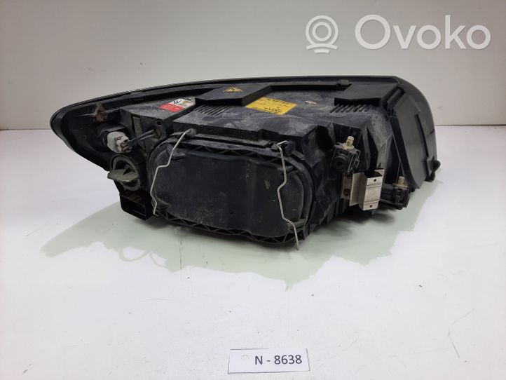 Volvo V50 Lampa przednia 30678916