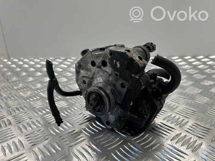 Volvo V70 Polttoaineen ruiskutuksen suurpainepumppu 8689590