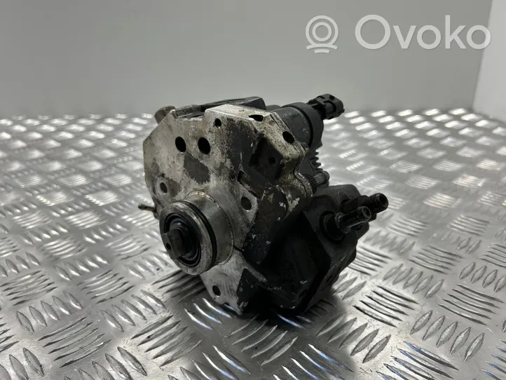 Volvo V70 Polttoaineen ruiskutuksen suurpainepumppu 8689590