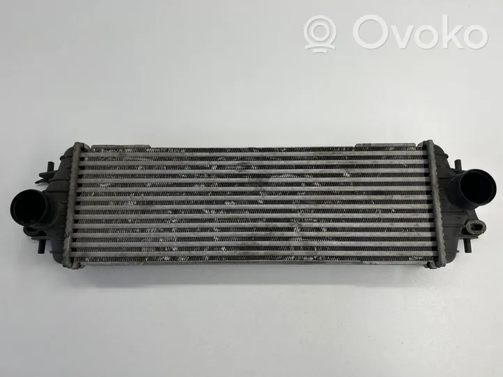 Opel Vivaro Радиатор интеркулера 
