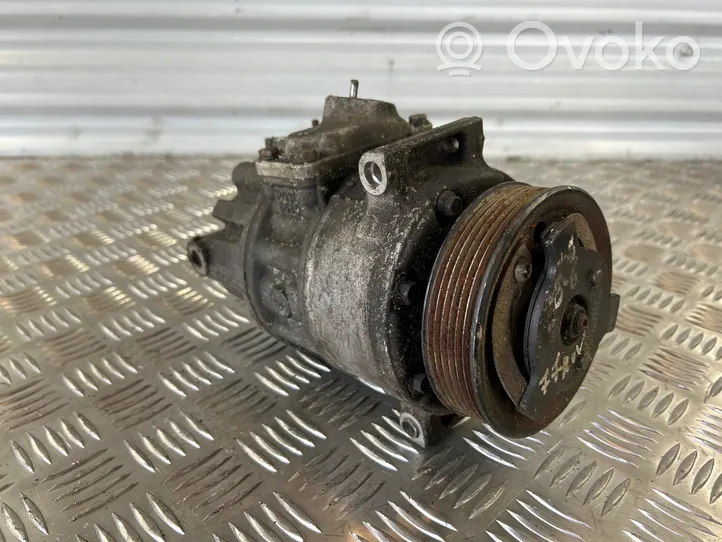 Volkswagen Touran I Ilmastointilaitteen kompressorin pumppu (A/C) 1k0820803s