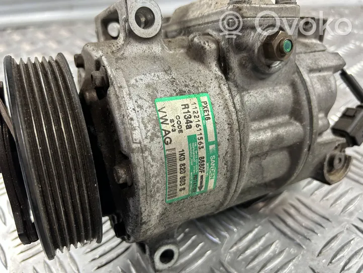 Volkswagen PASSAT B6 Compressore aria condizionata (A/C) (pompa) 1K0820803S