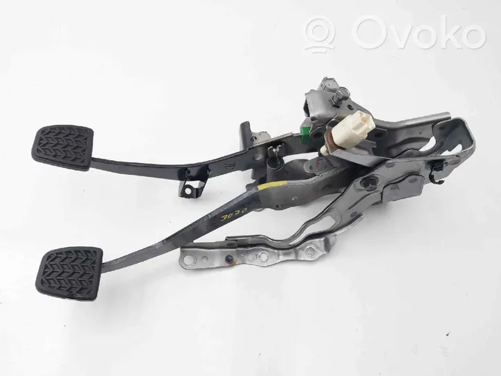 Peugeot 108 Pedal de freno 1611846180