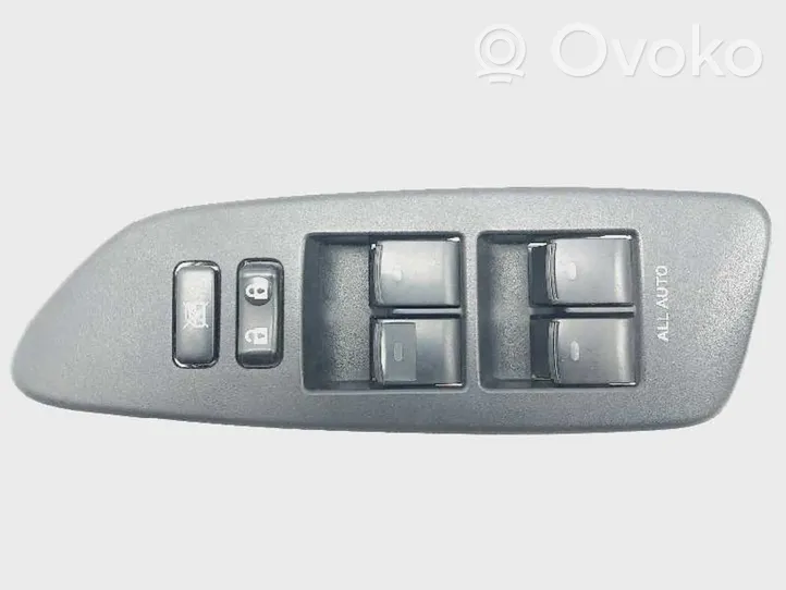 Toyota Auris E180 Interrupteur commade lève-vitre 8404002080
