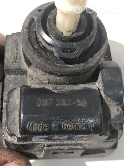 BMW 3 E46 Headlight level adjustment motor 00728250