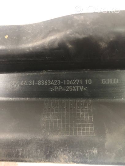 BMW 3 E46 Ohjaamon sisäilman mikrosuodattimen kansi 8363423