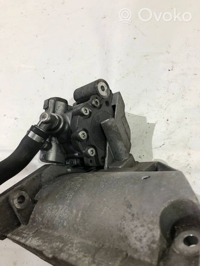 BMW M5 Power steering pump 7835670