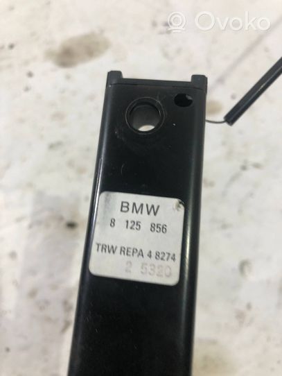 BMW 5 E39 Saugos diržo reguliavimo bėgelis 8125856