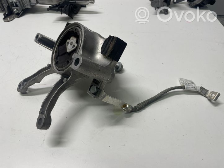 BMW 3 G20 G21 Pagalvė pavarų dėžės 8742698