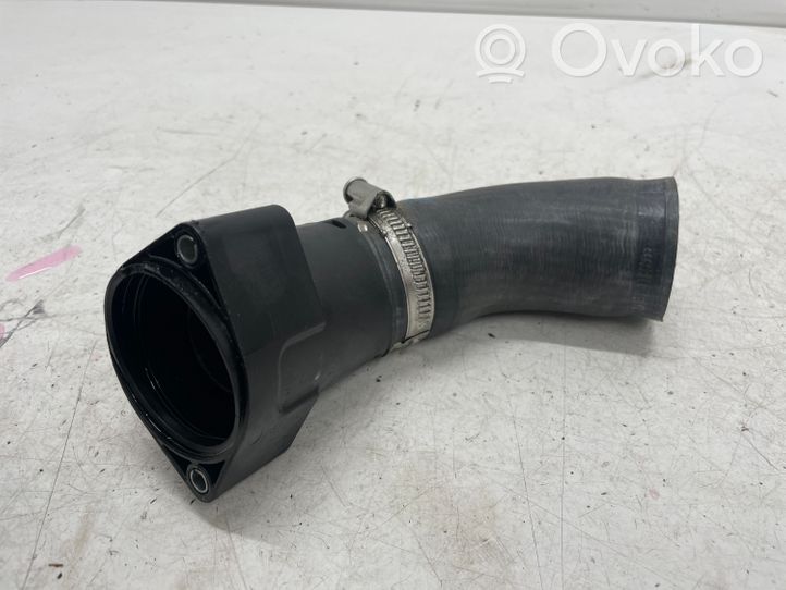 Audi Q2 - Tube d'admission de tuyau de refroidisseur intermédiaire 04L131111T