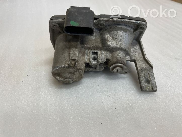 Audi Q3 8U Attuatore/motore della valvola del collettore di aspirazione 5Q0253691M