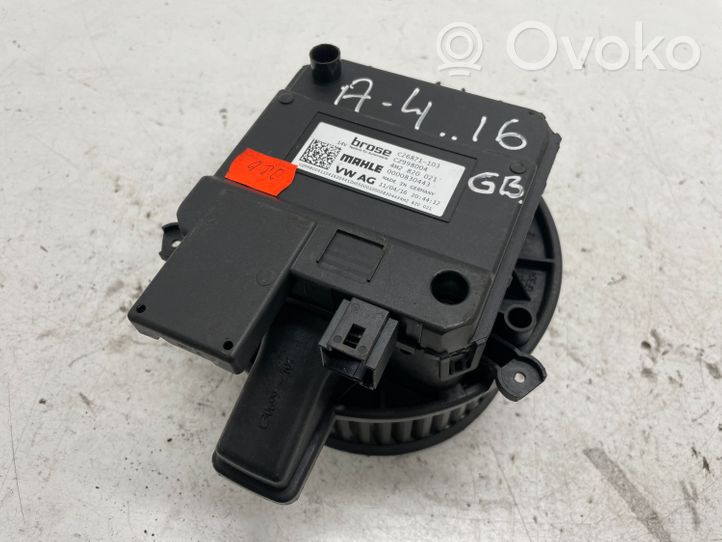 Audi A4 S4 B9 Pečiuko ventiliatorius/ putikas 4M2820021