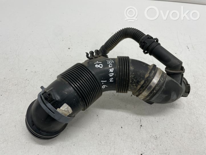 Volkswagen Touran III Tube d'admission de tuyau de refroidisseur intermédiaire 5Q0129635