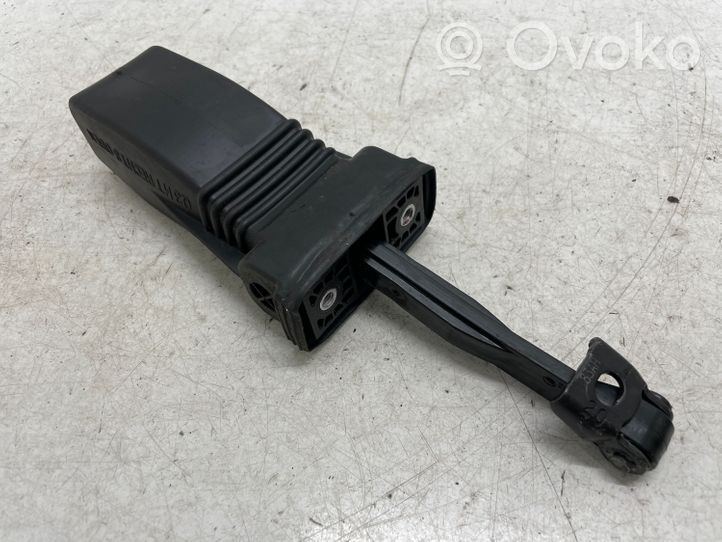 Audi Q3 F3 Takaoven pidätin 83A839249