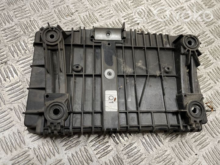 Mercedes-Benz C W205 Boîte de batterie A2056200118