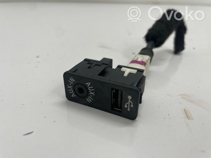 BMW 1 F20 F21 Connettore plug in USB 9299246