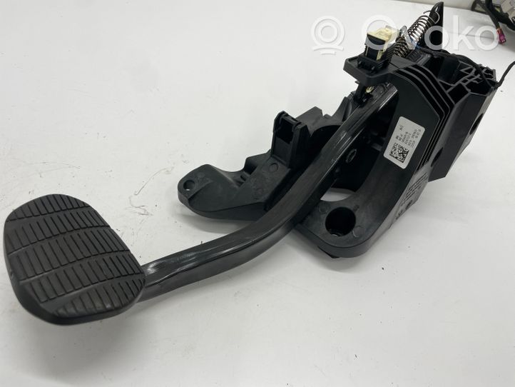 BMW 1 F40 Brake pedal 6856600
