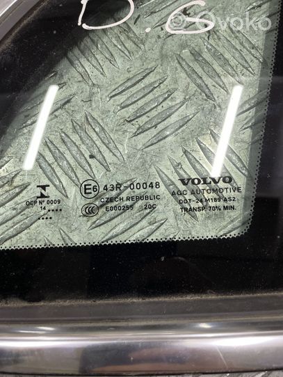 Volvo V40 Fenêtre latérale avant / vitre triangulaire 